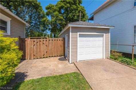 1244 W Erie Avenue Lorain OH 44052