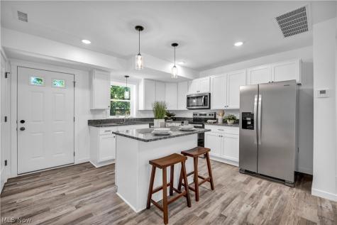 5239 Forest Avenue Maple Heights OH 44137