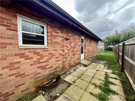 1589 Bronson Road Akron OH 44305