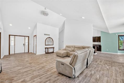 3948 Johnson Road Norton OH 44203