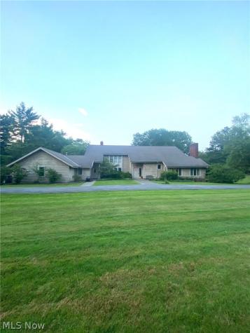 2021 Lyndway Road Cleveland OH 44121