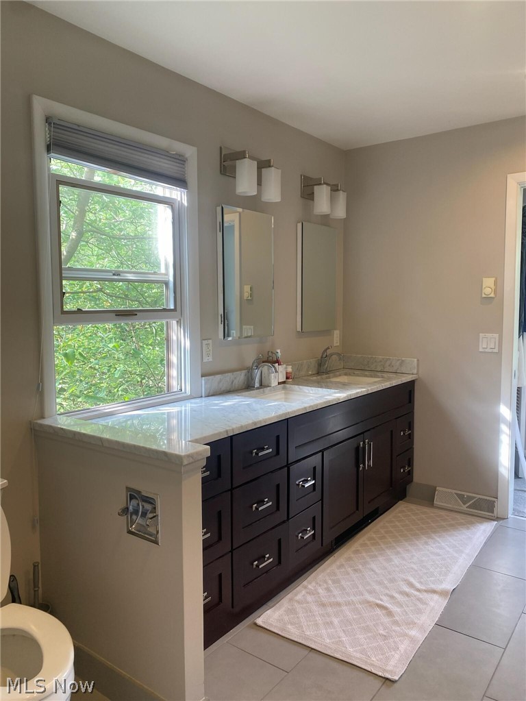 2021 Lyndway Road Cleveland OH 44121