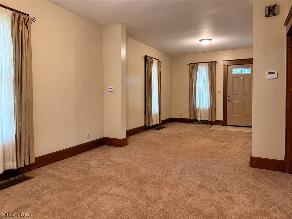 287 W North Avenue East Palestine OH 44413