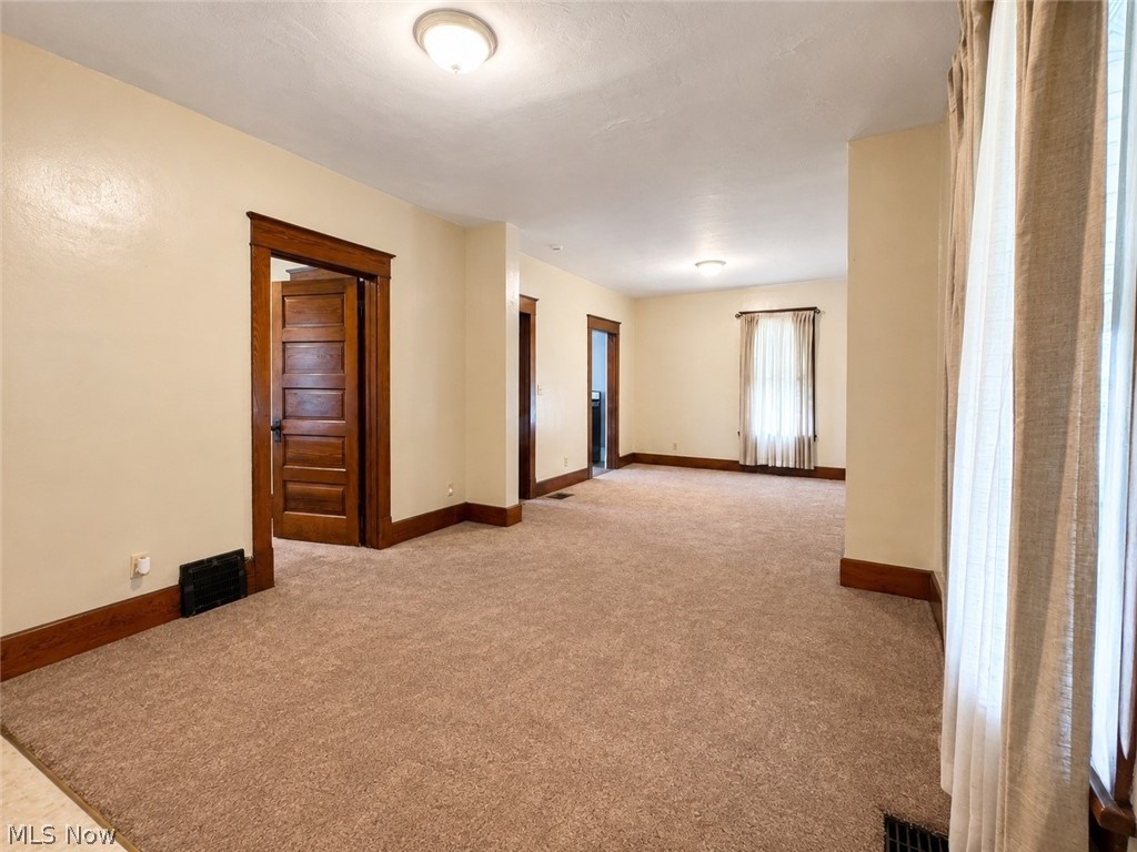 287 W North Avenue East Palestine OH 44413