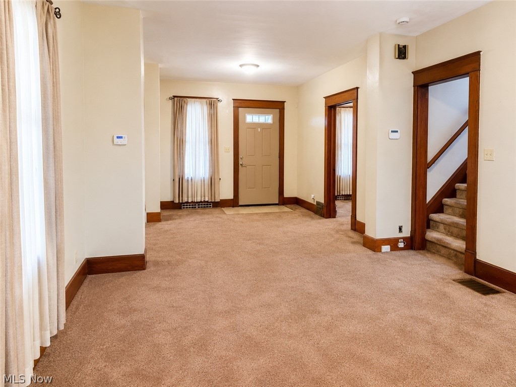 287 W North Avenue East Palestine OH 44413