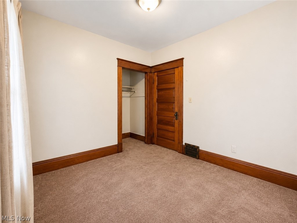 287 W North Avenue East Palestine OH 44413