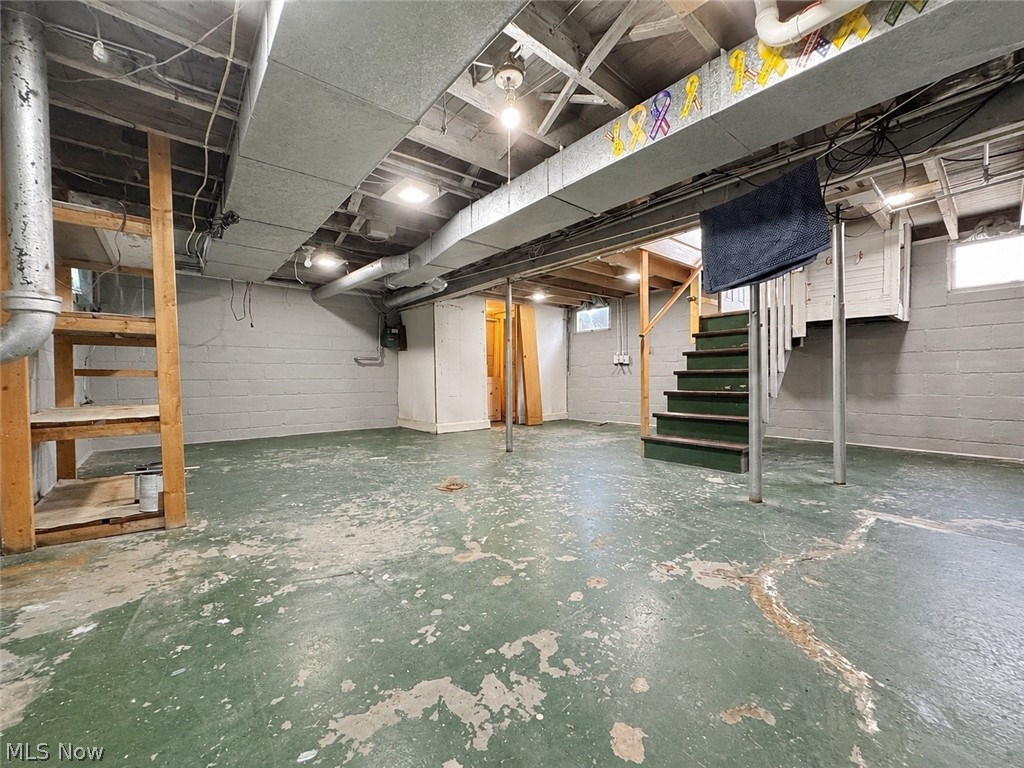 287 W North Avenue East Palestine OH 44413