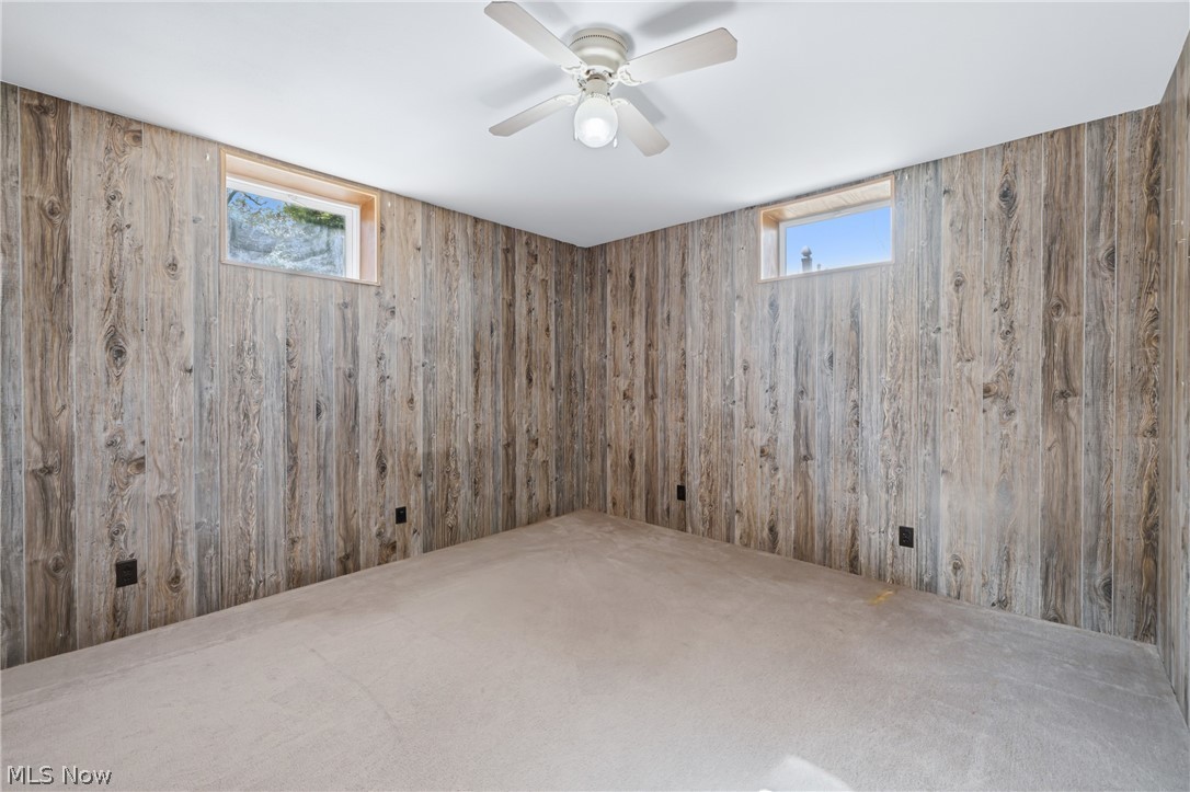 7374 Vale Road Rogers OH 44455