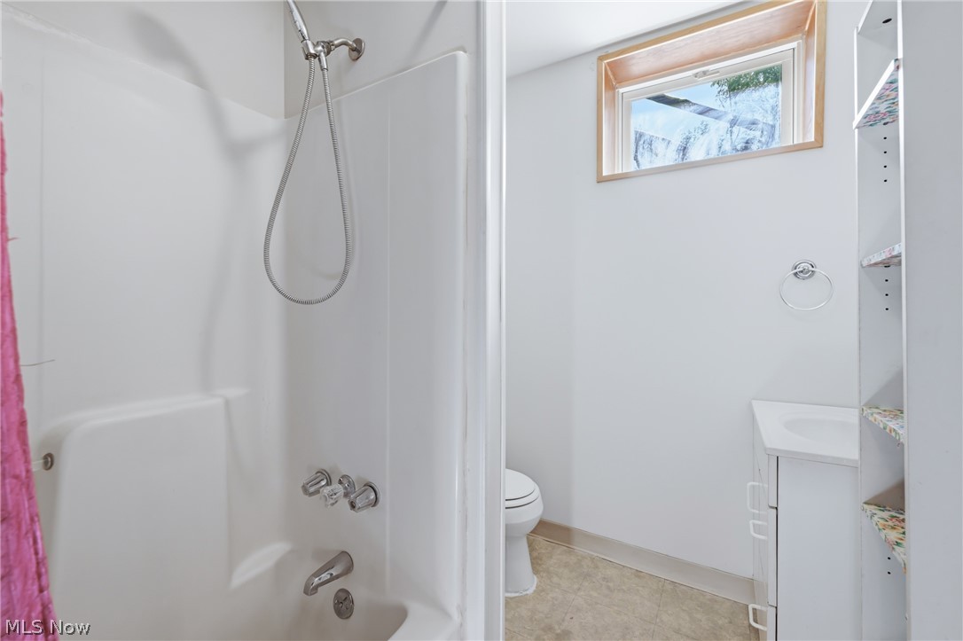 7374 Vale Road Rogers OH 44455
