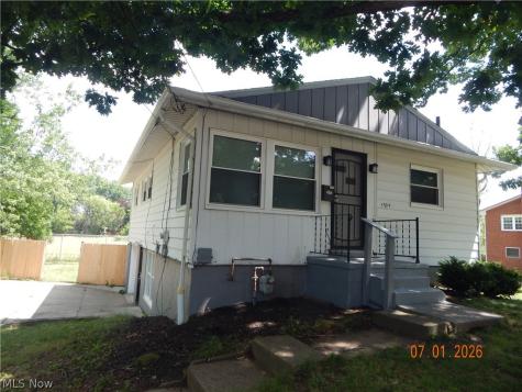 1709 42nd Street NW Canton OH 44709