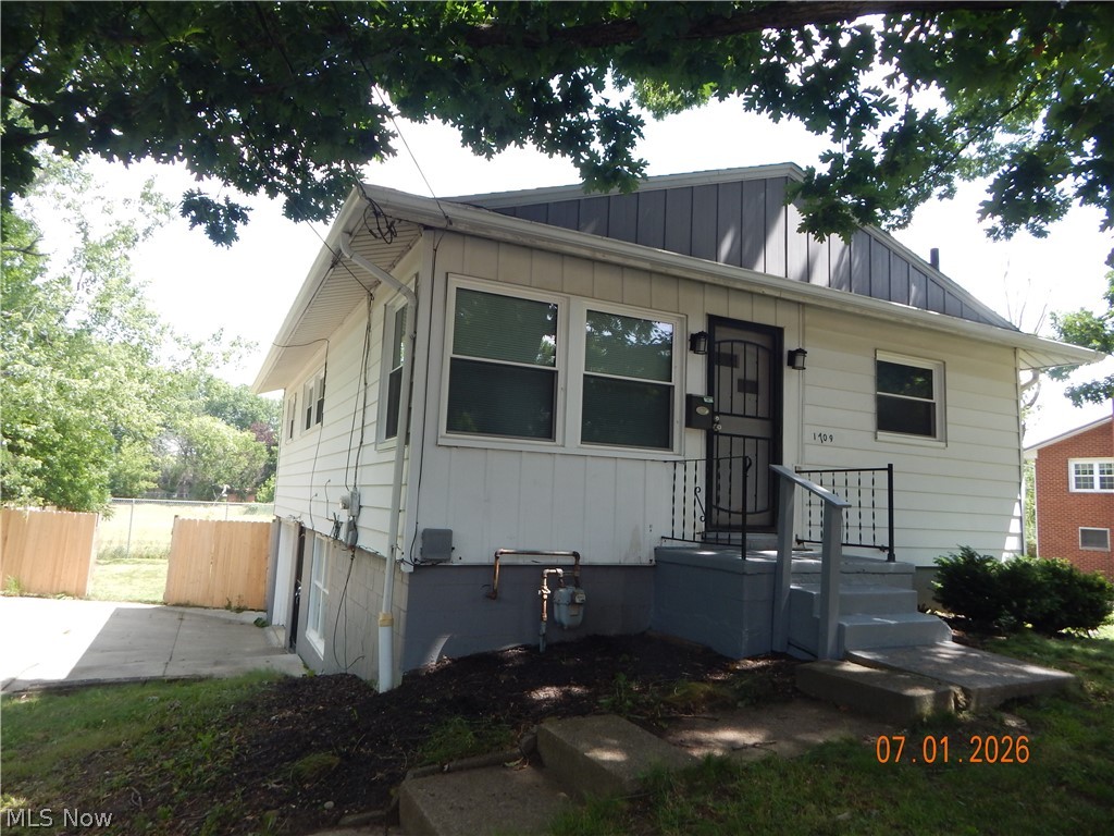 1709 42nd Street NW Canton OH 44709