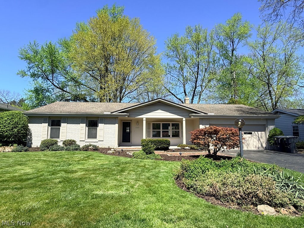 3887 Greenmont Warren OH 44484