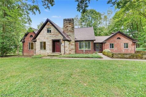 2381 Chatham Road Akron OH 44313