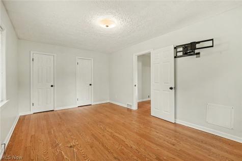 2381 Chatham Road Akron OH 44313