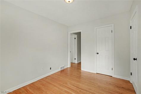 2381 Chatham Road Akron OH 44313
