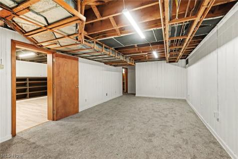 2381 Chatham Road Akron OH 44313