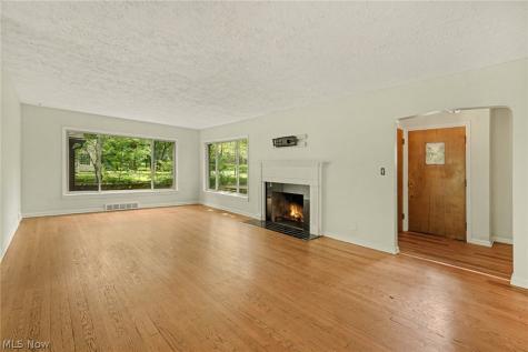 2381 Chatham Road Akron OH 44313