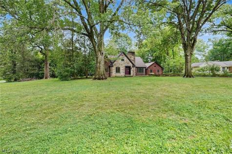 2381 Chatham Road Akron OH 44313