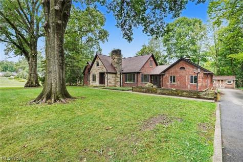 2381 Chatham Road Akron OH 44313