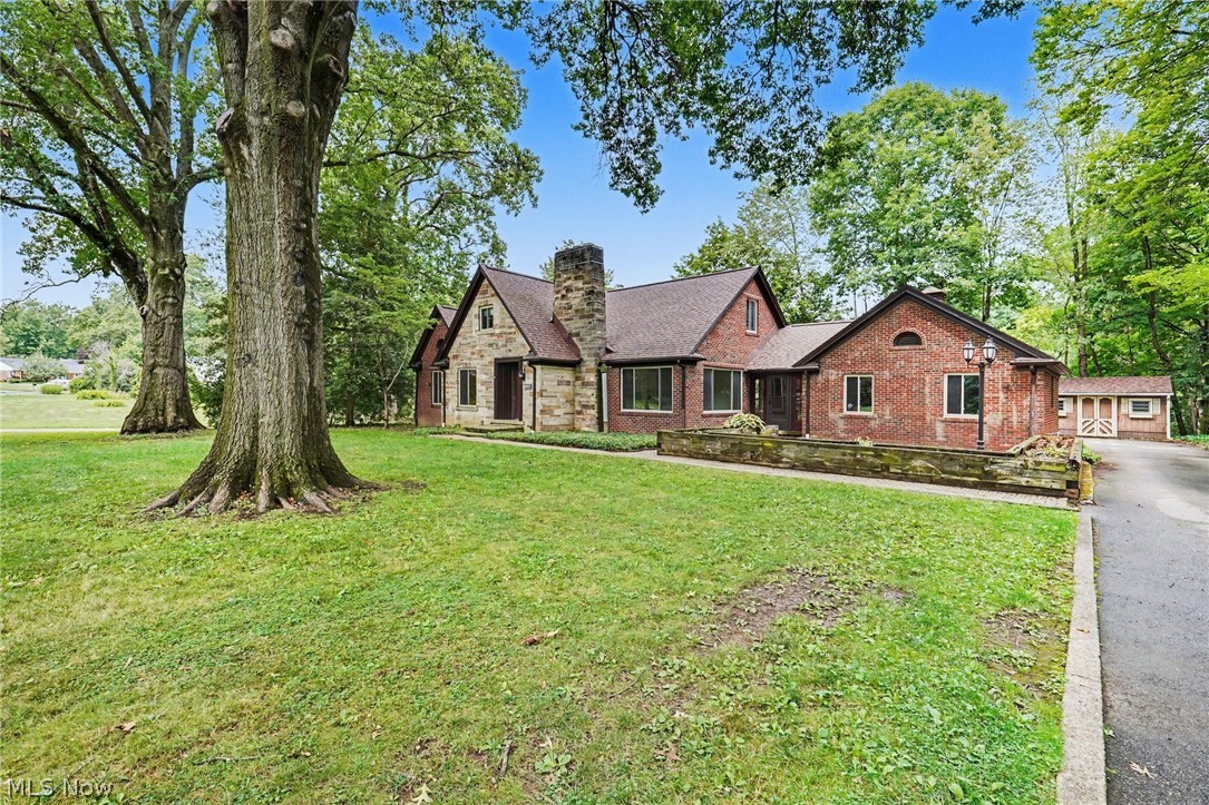 2381 Chatham Road Akron OH 44313