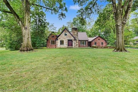 2381 Chatham Road Akron OH 44313