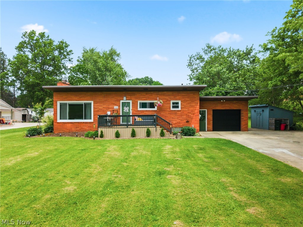 2221 NW Schneider Street NW North Canton OH 44720
