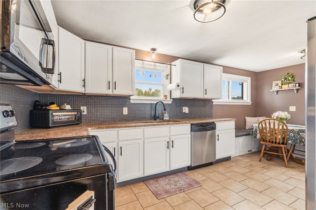 2221 NW Schneider Street NW North Canton OH 44720