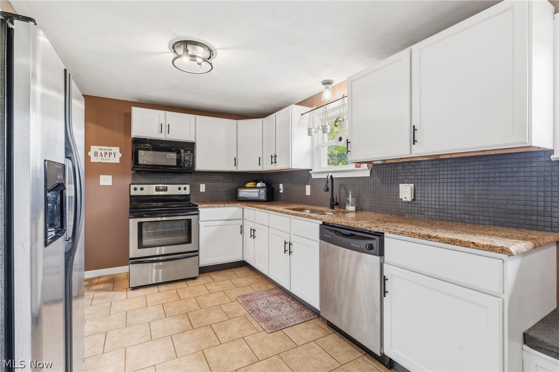 2221 NW Schneider Street NW North Canton OH 44720