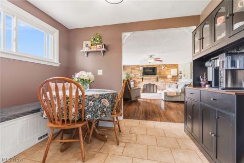2221 NW Schneider Street NW North Canton OH 44720