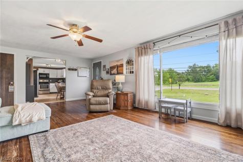 2221 NW Schneider Street NW North Canton OH 44720