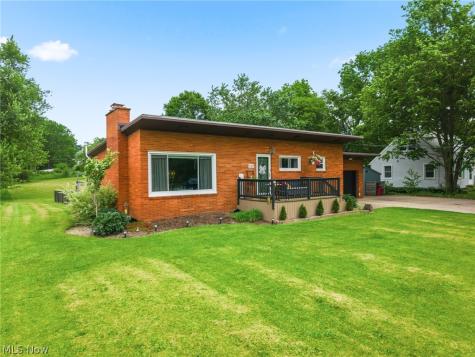 2221 NW Schneider Street NW North Canton OH 44720