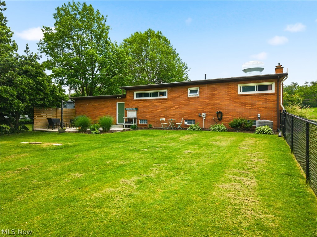 2221 NW Schneider Street NW North Canton OH 44720