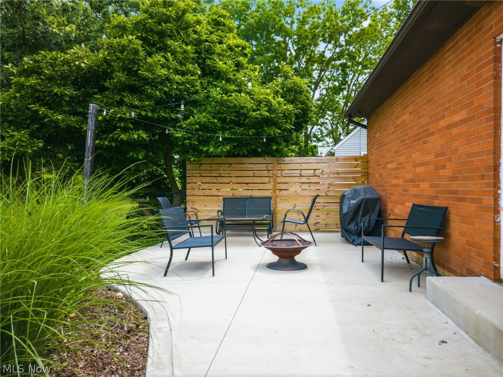 2221 NW Schneider Street NW North Canton OH 44720