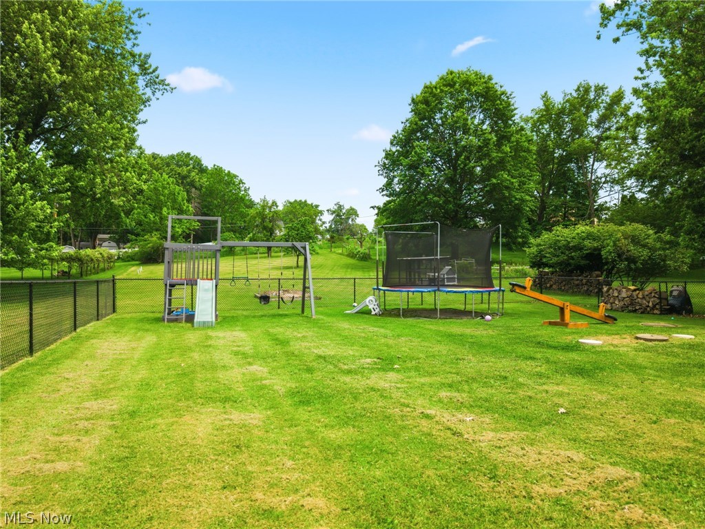 2221 NW Schneider Street NW North Canton OH 44720
