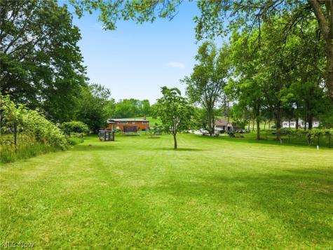 2221 NW Schneider Street NW North Canton OH 44720