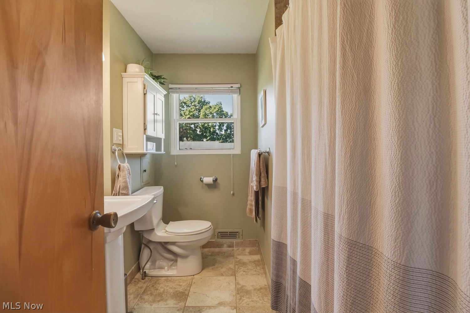 3905 W 213th Street Fairview Park OH 44126
