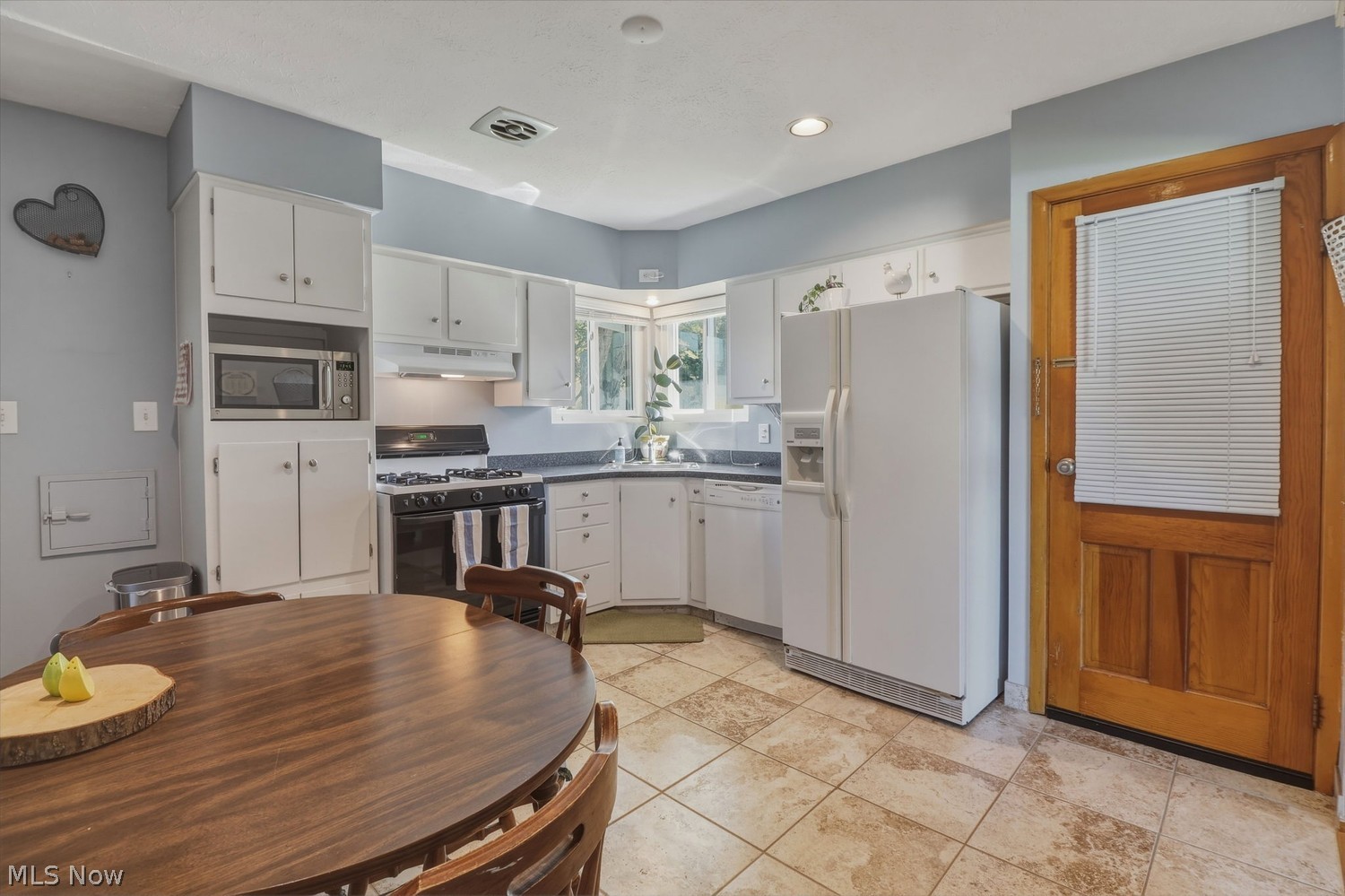 3905 W 213th Street Fairview Park OH 44126