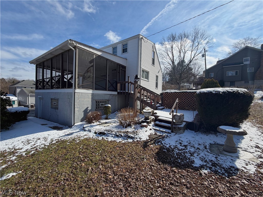 403 Burrows Avenue East Liverpool OH 43920