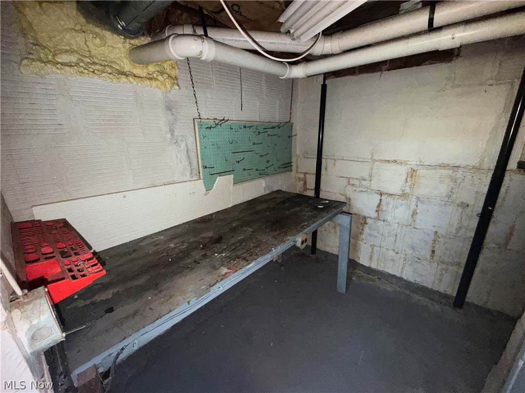 403 Burrows Avenue East Liverpool OH 43920