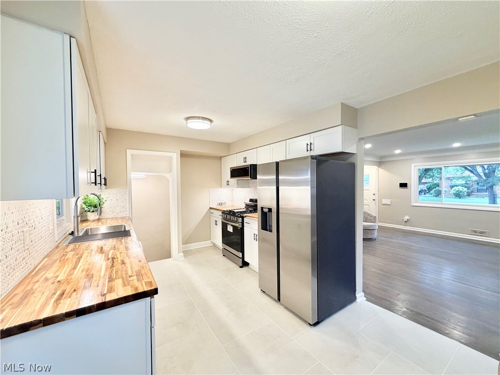 19304 Mayfair Lane Warrensville Heights OH 44128