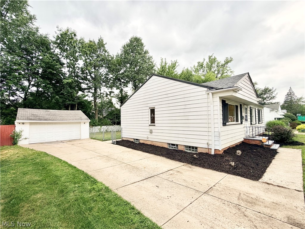 19304 Mayfair Lane Warrensville Heights OH 44128