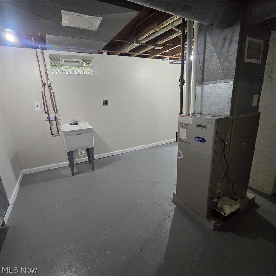 12604 Crossburn Avenue Cleveland OH 44135