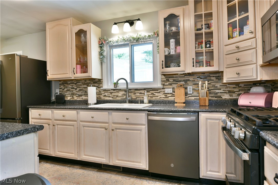 1934 Chester Avenue SW Warren OH 44481