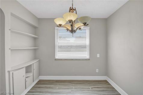 6214 Snow Road Parma OH 44129