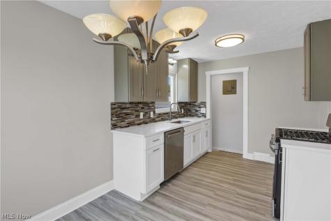 6214 Snow Road Parma OH 44129