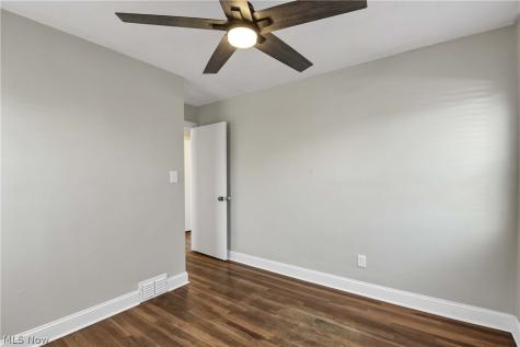 6214 Snow Road Parma OH 44129