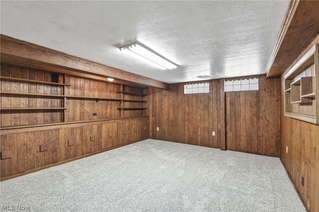 6214 Snow Road Parma OH 44129