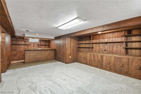 6214 Snow Road Parma OH 44129