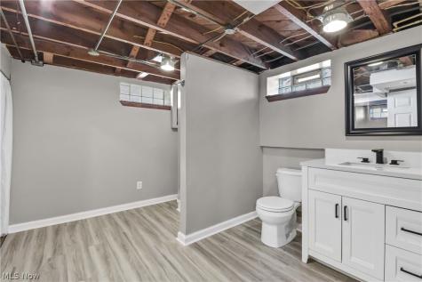 6214 Snow Road Parma OH 44129