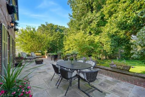 540 N Portage Path Road Akron OH 44303